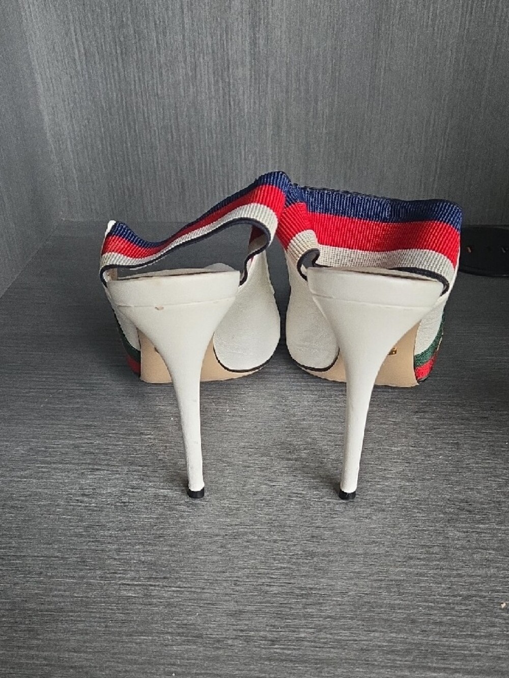 Gucci White Pointed-Toe Slingback Flats with Red-Blue Ribbon - Picture 3 of 7
